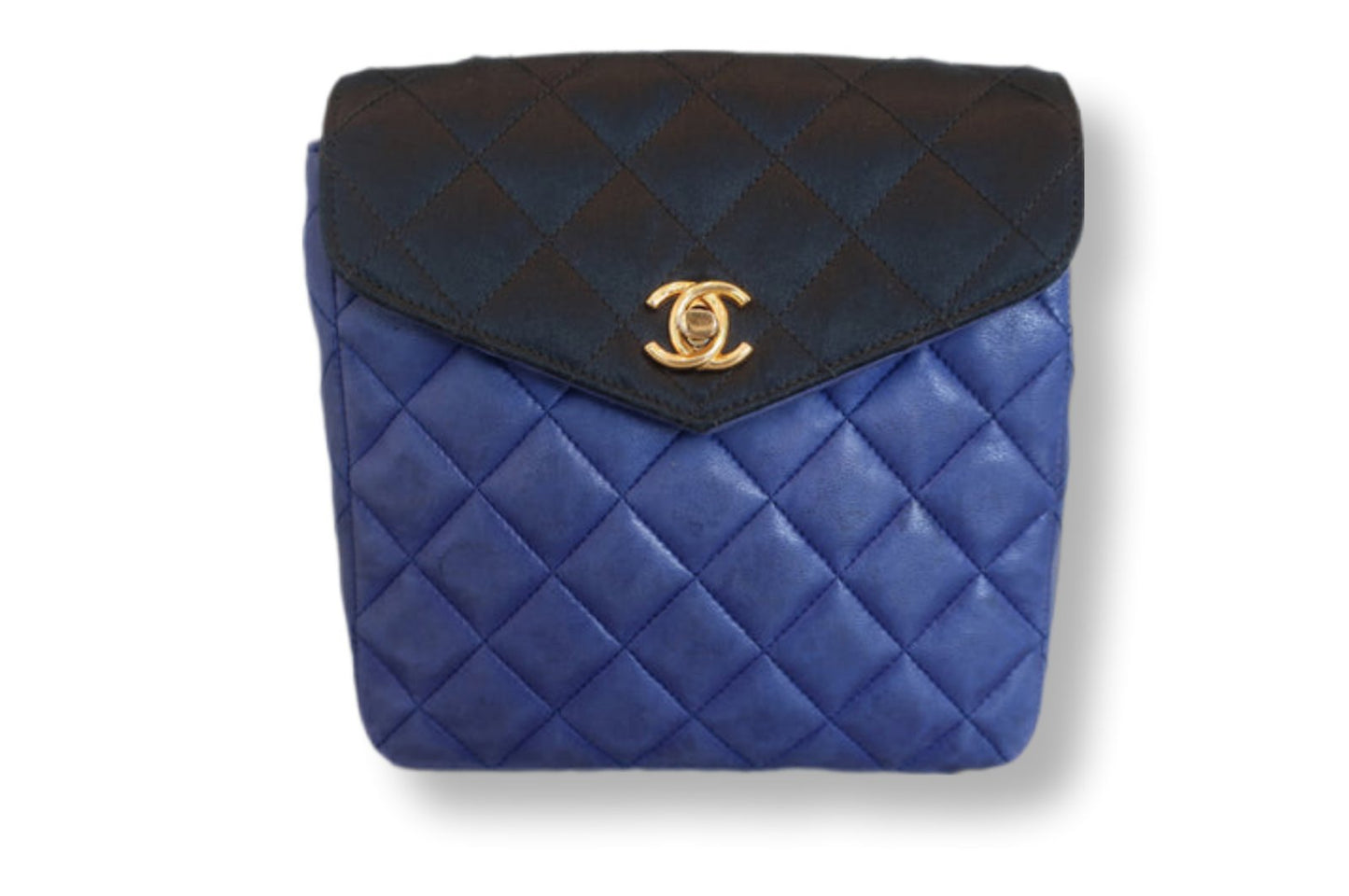 CHANEL Matelasse chain shoulder bag (202501028)