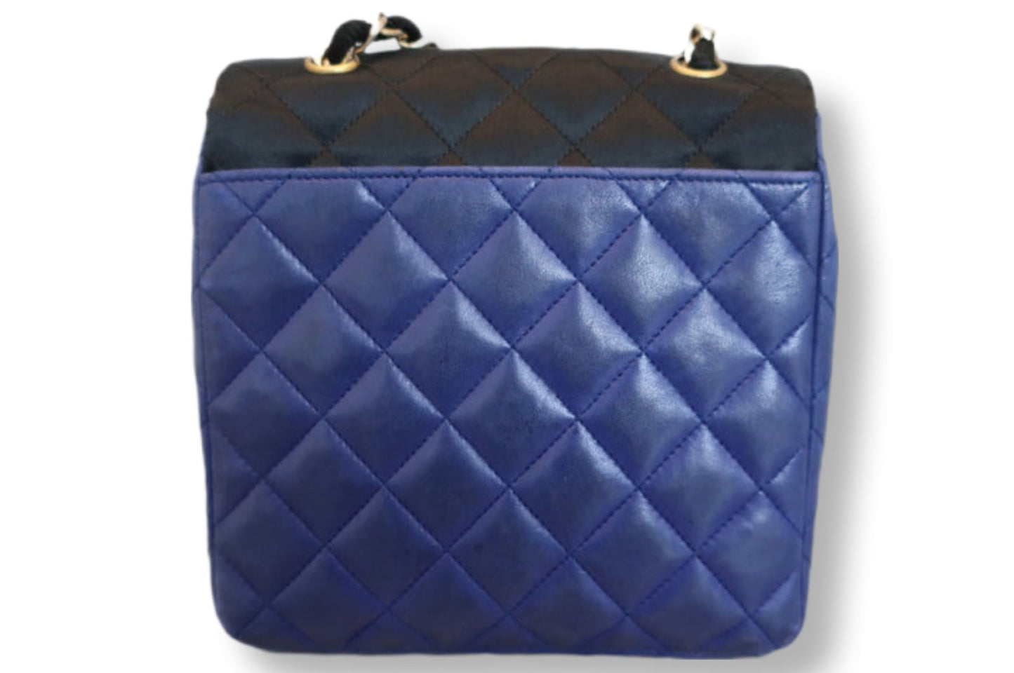 CHANEL Matelasse chain shoulder bag (202501028)