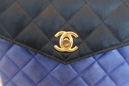CHANEL Matelasse chain shoulder bag (202501028)