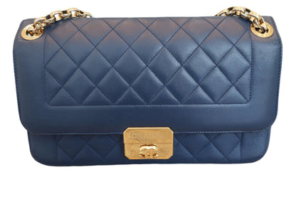 CHANEL Matelasse chain shoulder bag (202501020)