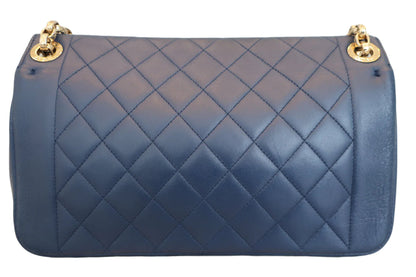 CHANEL Matelasse chain shoulder bag (202501020)