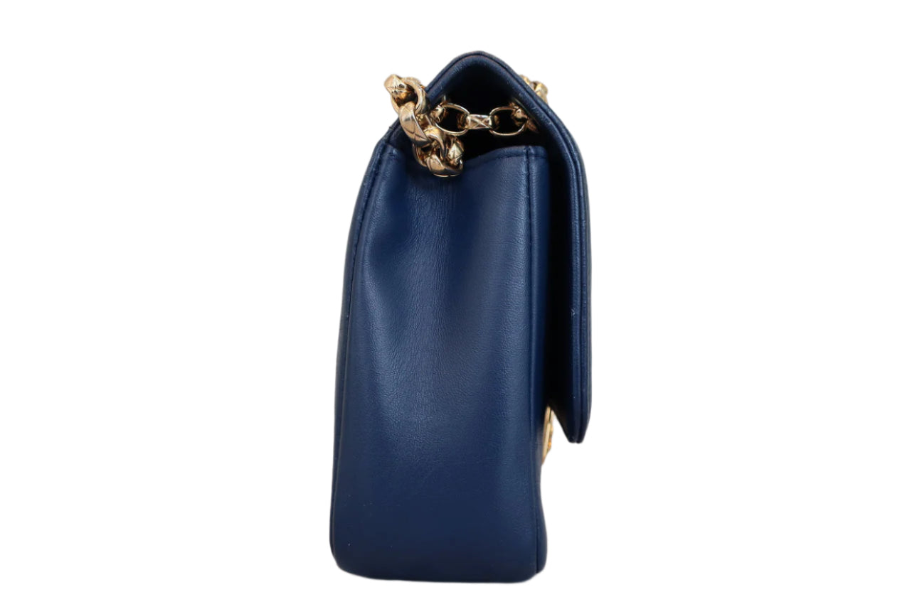 CHANEL Matelasse chain shoulder bag (202501020)