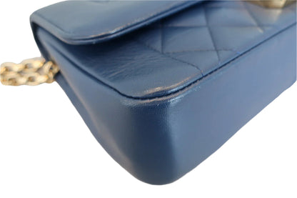 CHANEL Matelasse chain shoulder bag (202501020)