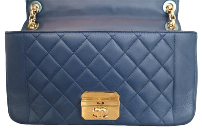CHANEL Matelasse chain shoulder bag (202501020)