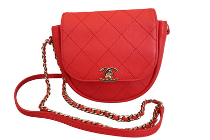 CHANEL Matelasse chain shoulder bag (202501025)