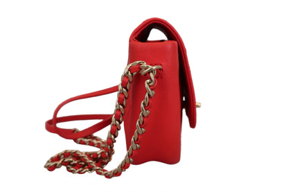 CHANEL Matelasse chain shoulder bag (202501025)