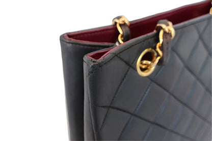 CHANEL Matelasse chain tote bag (202501027)