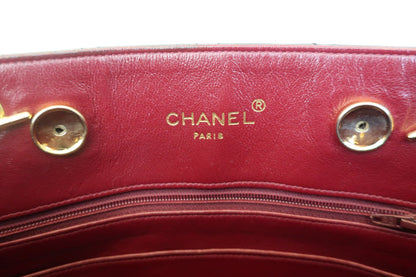 CHANEL Matelasse chain tote bag (202501027)