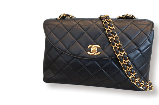 CHANEL Matelasse chain shoulder bag